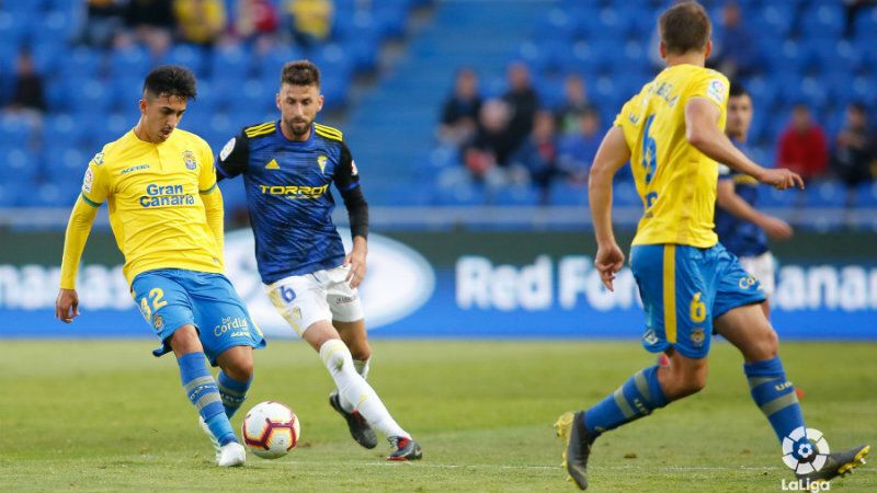 Toni Segura debuta en Segunda con Las Palmas y Natalio y Agudo dejan sexto al Badalona