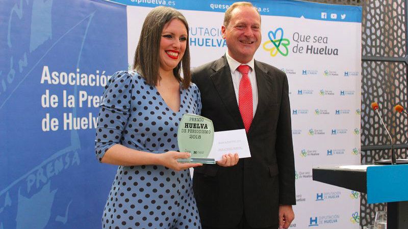 Raquel Rendón recoge el Premio Huelva de Periodismo