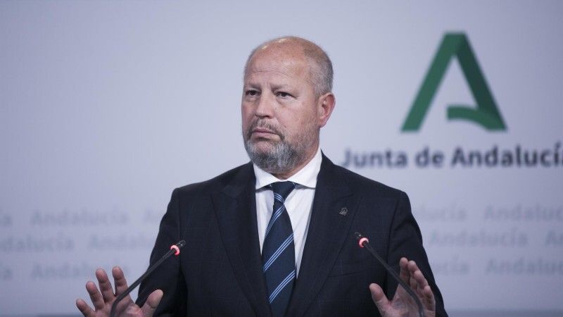 Imbroda asegura que los alumnos 'no volverán a las aulas en lo que queda de este curso' en Andalucía