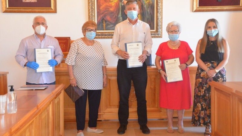 El Ayuntamiento de Palos renueva sus convenios con tres asociaciones de carácter social