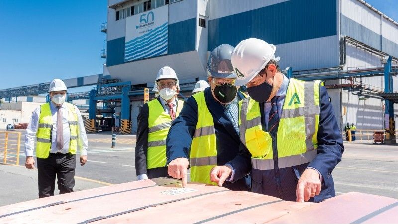 Juanma Moreno visita Atlantic Copper y señala que Andalucía trabaja en 17 proyectos industriales orientados a la economía circular y las energías renovables