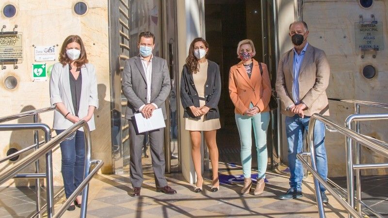 Aguas de Huelva y CECA crean un fondo de ayuda para el pequeño comercio