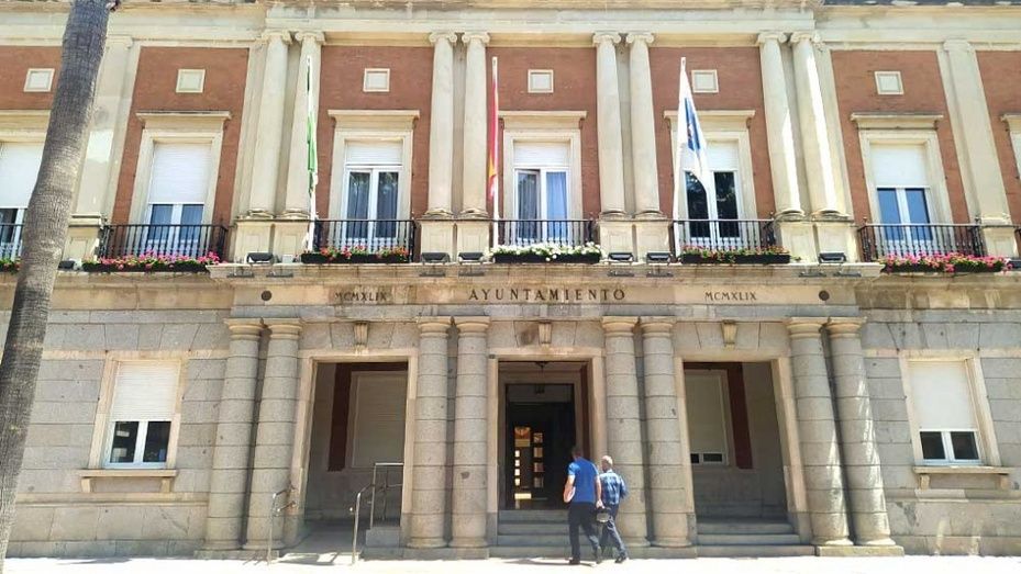 El Ayuntamiento de Huelva se suma a la conmemoración del Día Mundial de la Esclerosis Múltiple
