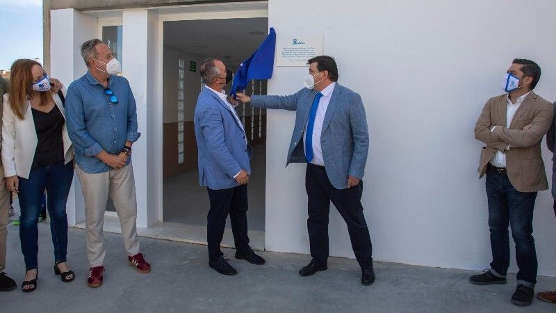 La barriada de Pérez Cubillas ya cuenta con un campo de fútbol de primer nivel