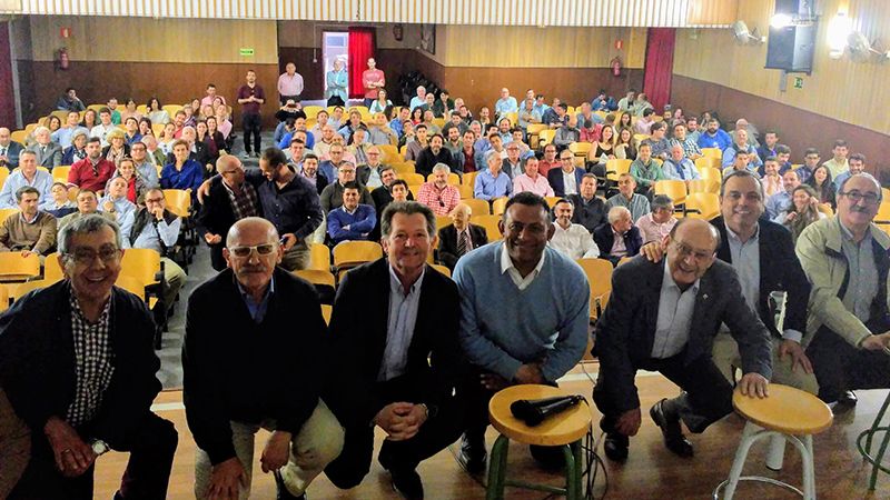 Maristas Huelva recupera el Día del Antiguo Alumno con un homenaje a seis docentes jubilados