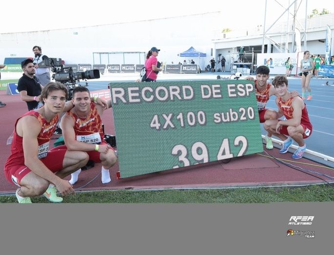 Billete mundial y europeo para Víctor Ruiz y Ouassim Oumaiz en Huelva, con récord de España Absoluto del 4x100 femenino
