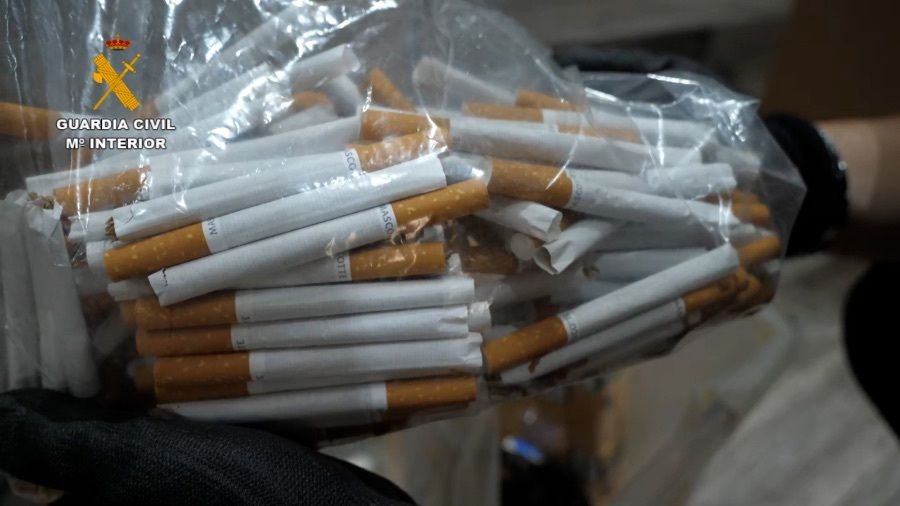 Tres detenidos en la desarticulación de un grupo criminal que fabricaba tabaco ilegal en Moguer