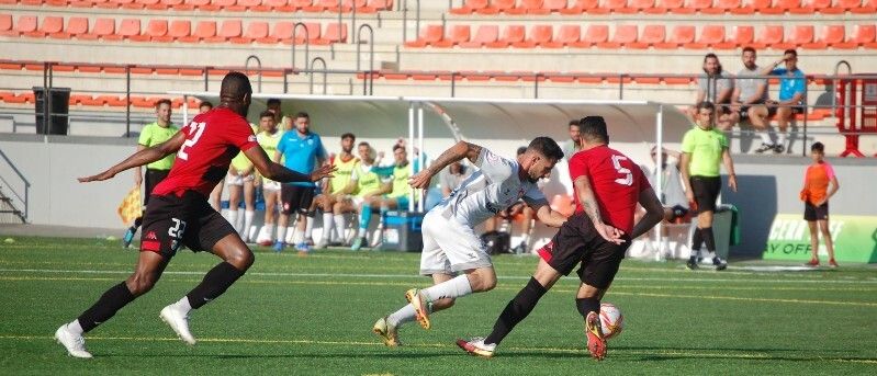 Utrera y Ciudad de Lucena apean al Gerena y al Xerez CD