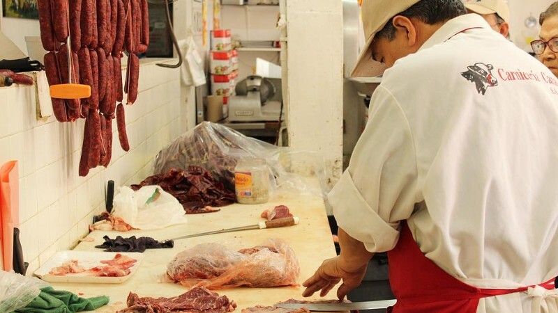 El supermercado Día oferta dos puestos de carnicero en Huelva