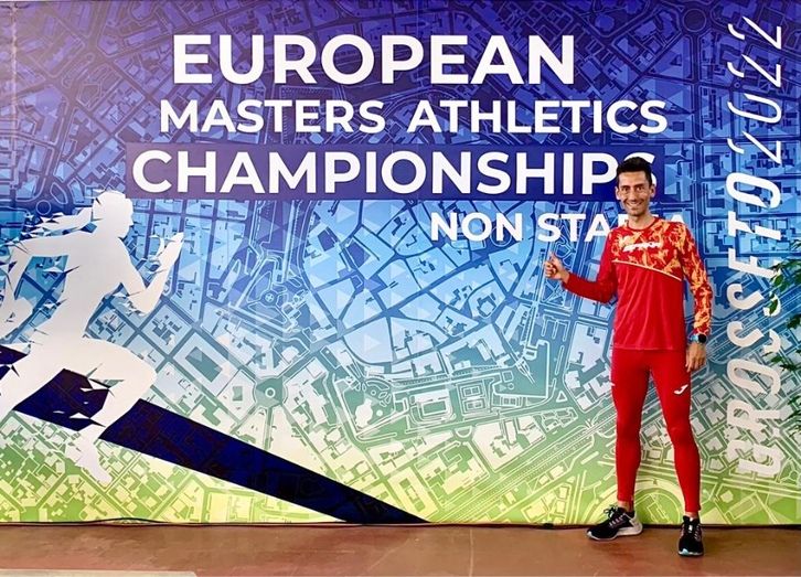 Enrique Asensio se estrena como internacional con un octavo puesto en el Europeo de Media Maratón Máster 40