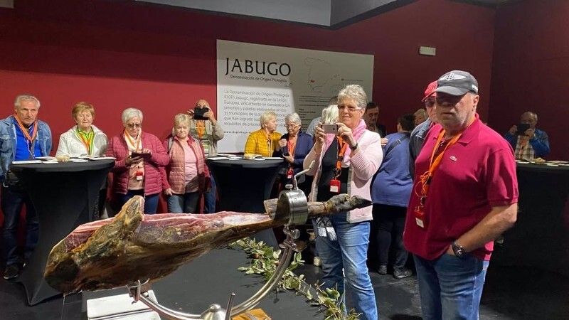 La visita de más de 2.500 turistas austriacos supone 'todo un revulsivo para Jabugo'