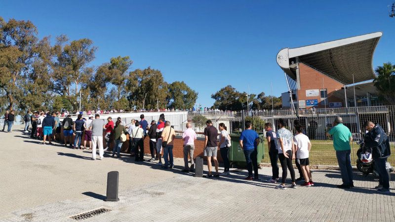 Espectacular como siempre la afición albiazul: ya se han agotado las entradas de Tribuna para el Recre-Mirandés