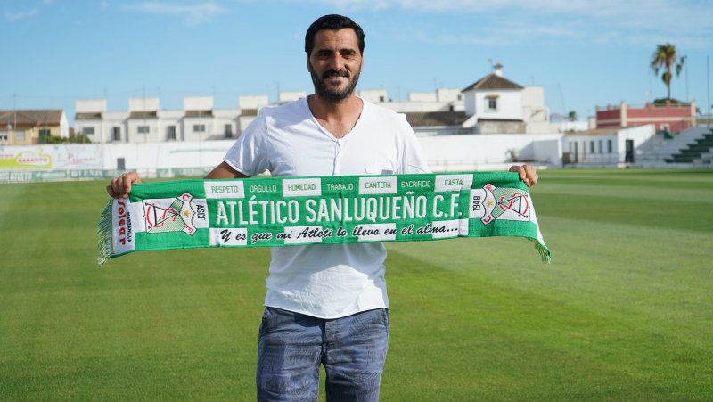 Dani Güiza, que este verano cumplirá 39 años, renueva por el Atlético Sanluqueño