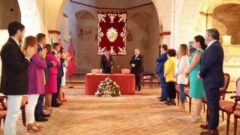 Aracena vuelve a proclamar como alcalde a Manuel Guerra