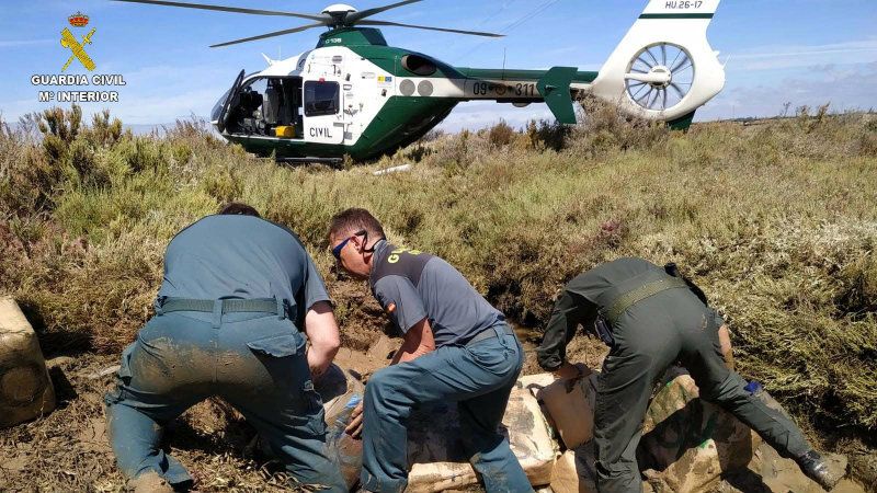 La Guardia Civil frustra dos alijos de hachís en Lepe y Ayamonte