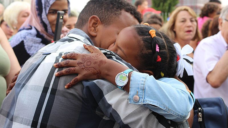 Emotivo recibimiento a los niños saharauis en la capital