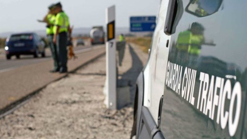 Cinco heridos en el choque entre dos turismos en Moguer
