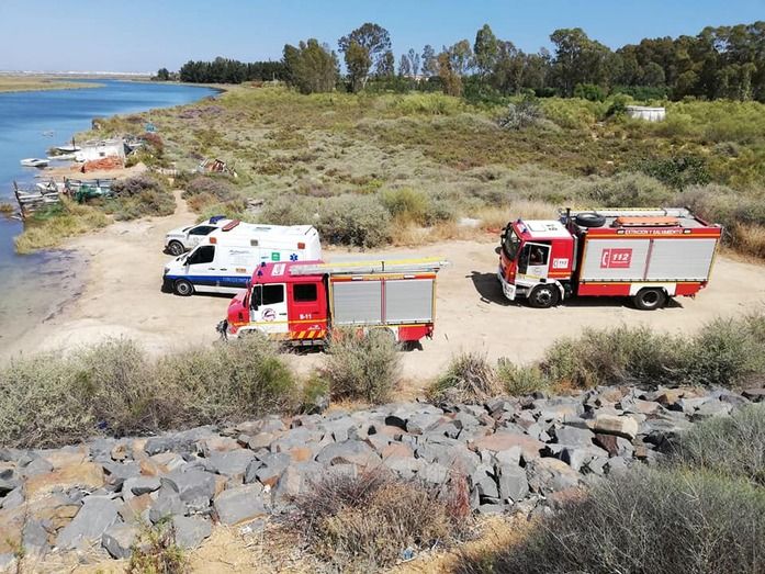 Herido de gravedad un bañista tras golpearse contra las piedras al intentar saltar desde el Puente de Canela