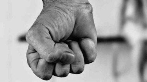 Detenido en Punta Umbría por insultar y golpear a su pareja
