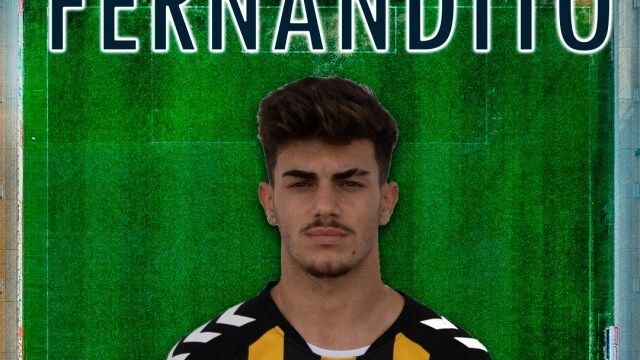 El prometedor extremo Fernandito renueva por dos años con el San Roque