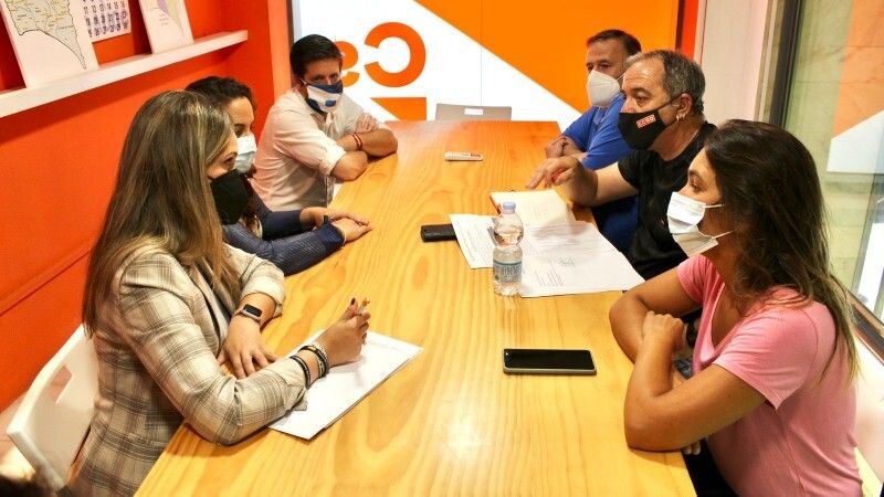 Cs denuncia la desidia del Gobierno ante el estado de abandono y la falta de vigilancia de la nueva estación de trenes