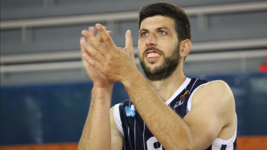 Sebas Domínguez sigue en el Ciudad de Huelva: 'Habrá que darlo todo para volver a la fase'