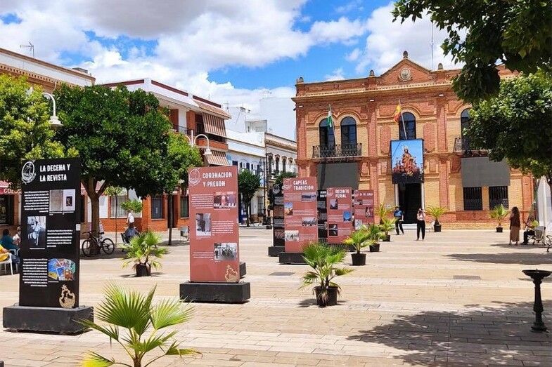 Un retablo y mural cerámico de San Juan Bautista se suman al patrimonio cultural