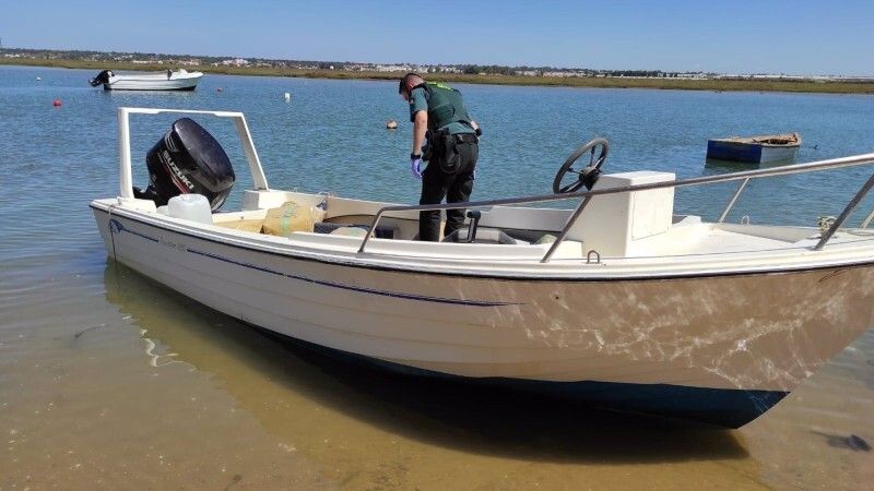 Intervienen mil kilos de hachís en una embarcación en la ría Carreras de Isla Cristina