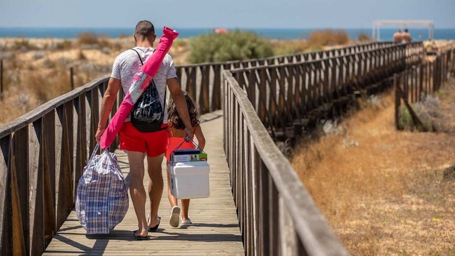 El Ayuntamiento saca a licitación la contratación de seguridad privada nocturna para la playa del Espigón