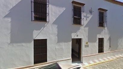 La residencia de ancianos de Escacena del Campo precisa de un enfermero y de un auxiliar 