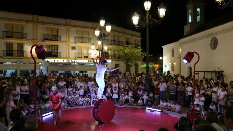 Cinco horas continuas de espectáculos en la VI Noche en Blanco