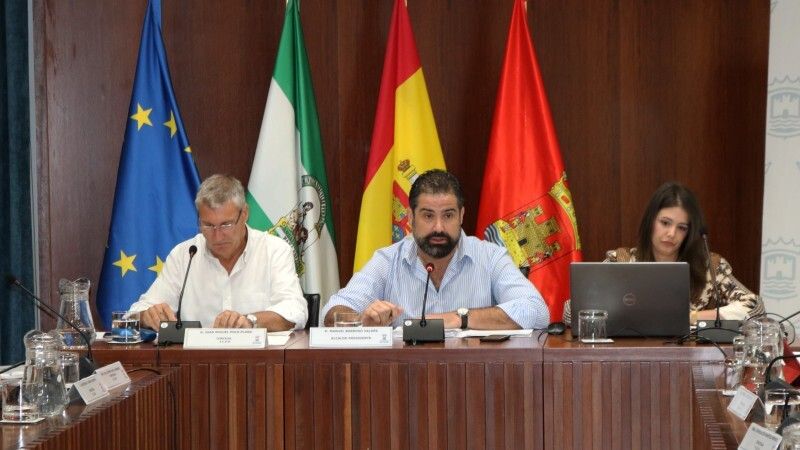 El pleno de Cartaya aprueba un sueldo de 47.000 euros para el alcalde