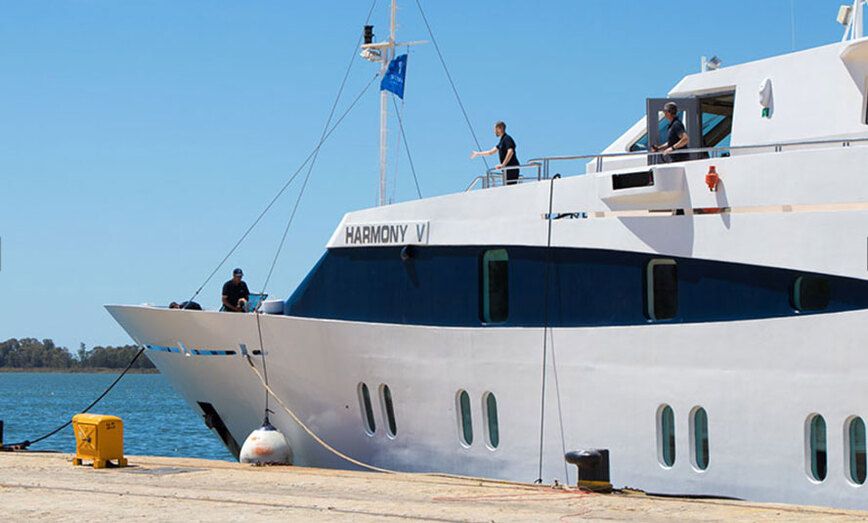 El megayate MS Harmony V regresa este martes al Muelle de Levante
