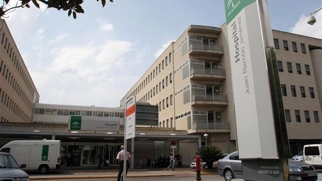 Condenada a cuatro meses de prisión por amenazar a una médico en el Hospital Juan Ramón Jiménez