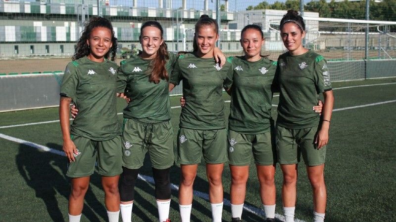 Pier Luigi sube al primer equipo del Betis a la isleña Irati Real