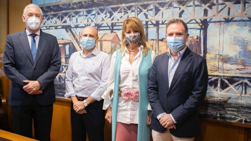 Los empresarios de la construcción conocen los proyectos de futuro del Puerto de Huelva
