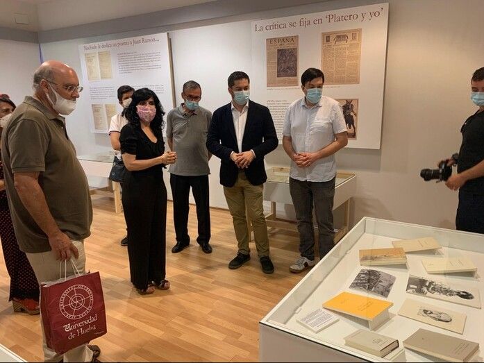 La exposición 'Platero y yo' recuerda la relación de Jesús Hermida con Juan Ramón Jiménez