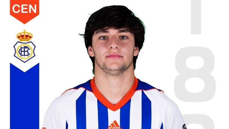 El canterano Adrián Moyano también jugará en una categoría superior a la del Recre