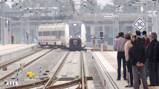 Exigen al Gobierno central que rectifique y amplíe los horarios de trenes Huelva-Madrid