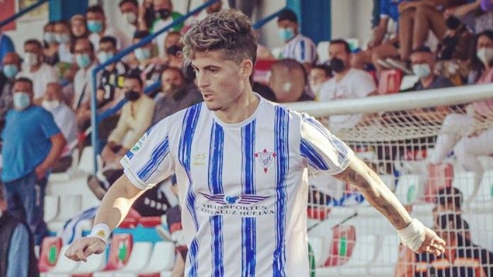 Tercera etapa del goleador Manu Torres en el Ayamonte