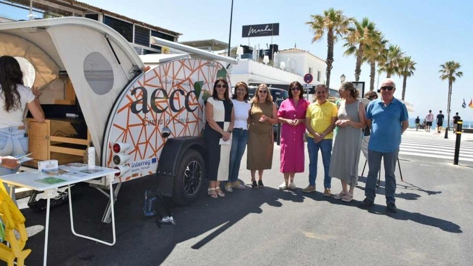 La AECC lleva a La Antilla su campaña para prevenir el cáncer de piel
