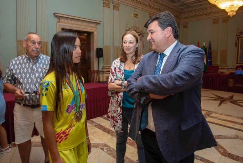 María Ramos, doble campeona de España con Andalucía, recibida en el Ayuntamiento