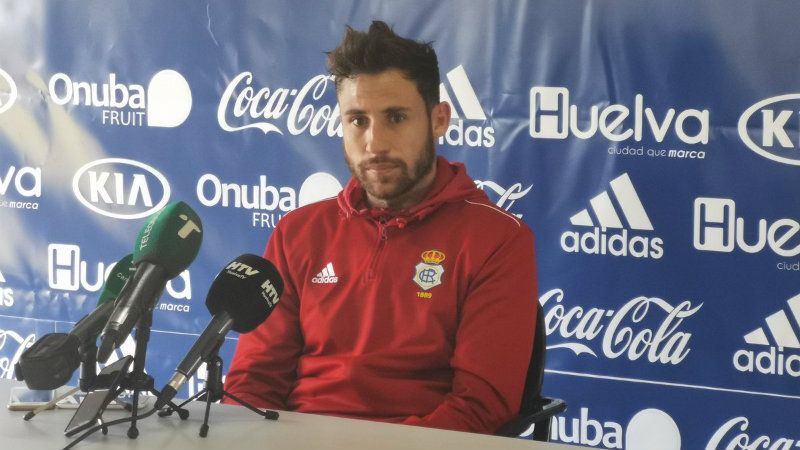 El Recre quiere ampliarle un año el contrato a Iván González y que salga cedido a algún club en enero
