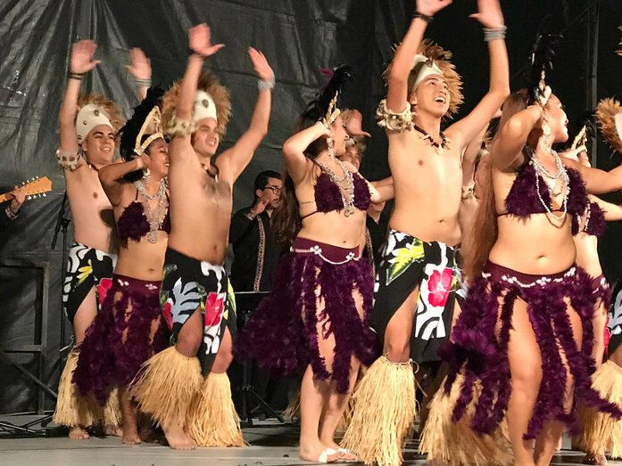 El Festival de Danzas de Villablanca inicia su andadura por Huelva y el Algarve