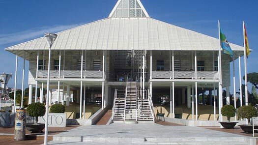 El Ayuntamiento de Punta Umbría aclara que los cuatro positivos en la localidad son de una misma familia que ha regresado a su lugar de origen