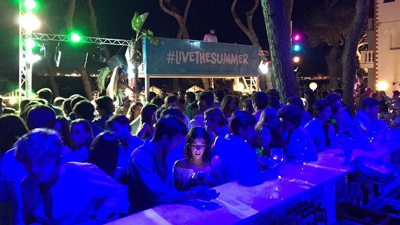 La discoteca Live de Punta Umbría informa del positivo de una persona que ha estado allí recientemente