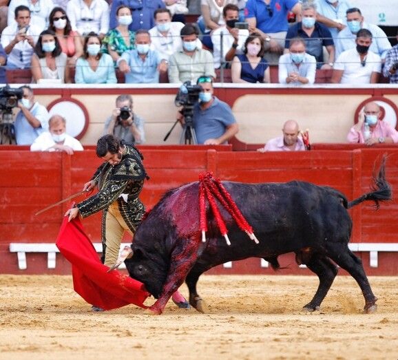 La Junta endurece ahora las medidas y obligará a guardar 1,5 metros de distancia entre el público en las corridas de toros