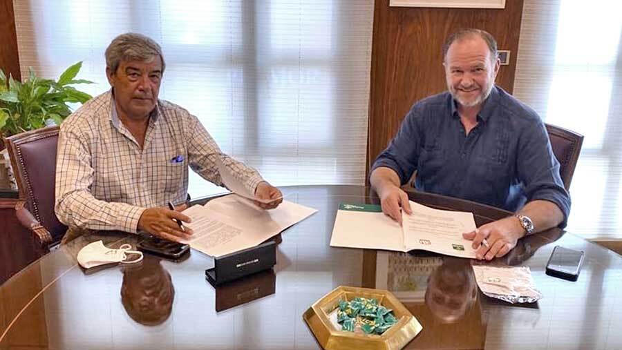 La Fundación Caja Rural del Sur respalda el crecimiento de la cooperativa Ovipor