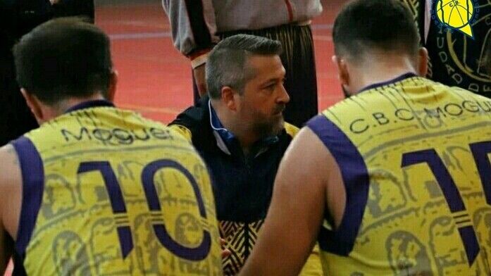 El Ciudad de Moguer renueva a su entrenador Óscar Aleu