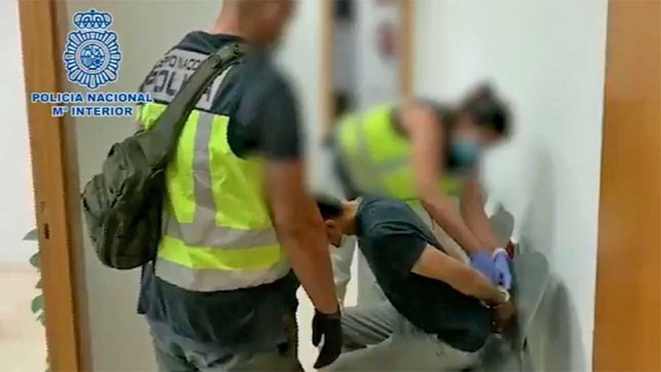Detienen en Punta Umbría a uno de los fugitivos más buscados de Europa tras matar a golpes a una mujer y quemar el cadáver